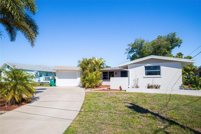 209 DEERFIELD AVENUE NE, Port Charlotte, FL 33952