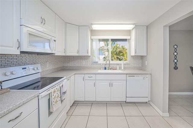 209 DEERFIELD AVENUE NE, Port Charlotte, FL 33952