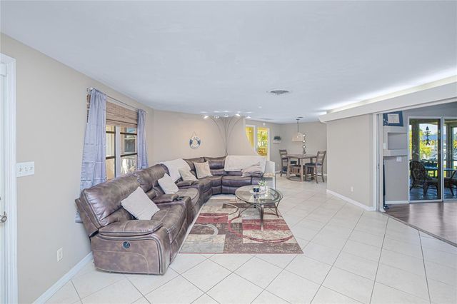 209 DEERFIELD AVENUE NE, Port Charlotte, FL 33952