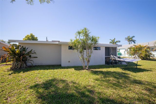 209 DEERFIELD AVENUE NE, Port Charlotte, FL 33952