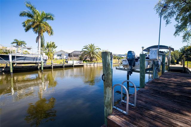 209 DEERFIELD AVENUE NE, Port Charlotte, FL 33952