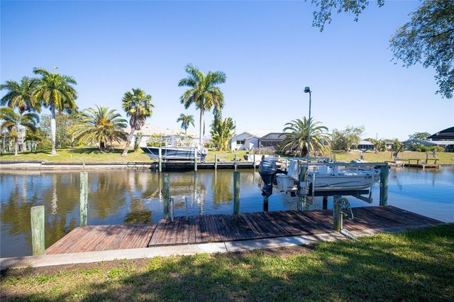 209 DEERFIELD AVENUE NE, Port Charlotte, FL 33952