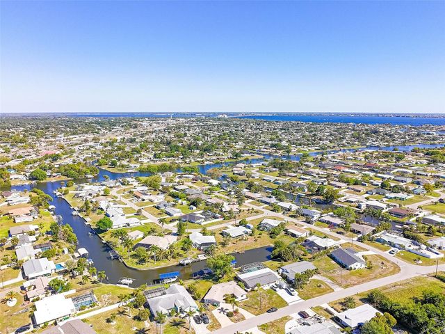 209 DEERFIELD AVENUE NE, Port Charlotte, FL 33952