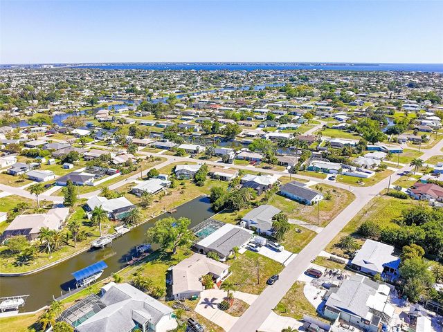 209 DEERFIELD AVENUE NE, Port Charlotte, FL 33952