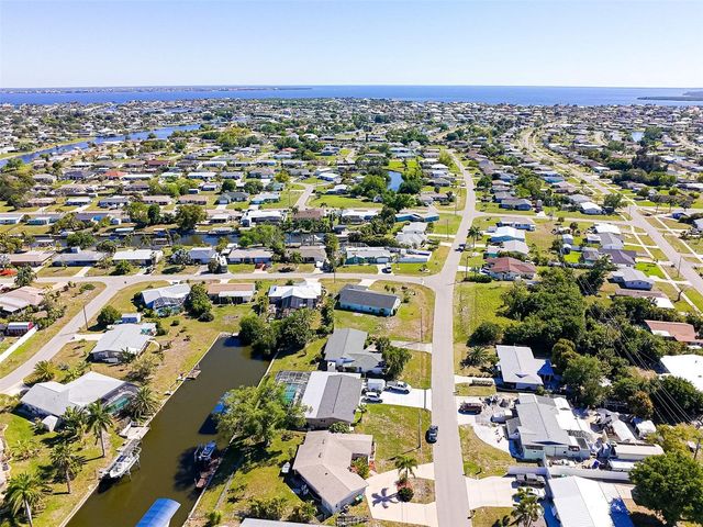 209 DEERFIELD AVENUE NE, Port Charlotte, FL 33952