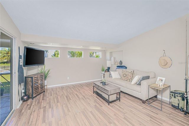 209 DEERFIELD AVENUE NE, Port Charlotte, FL 33952