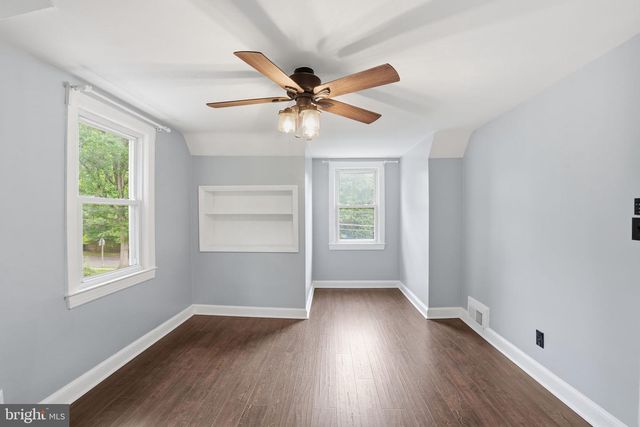3322 HOLLOMAN RD, Falls Church, VA 22042