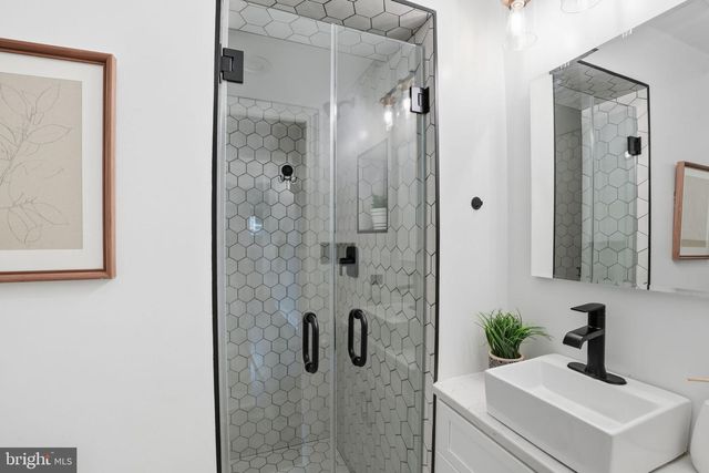 3322 HOLLOMAN RD, Falls Church, VA 22042