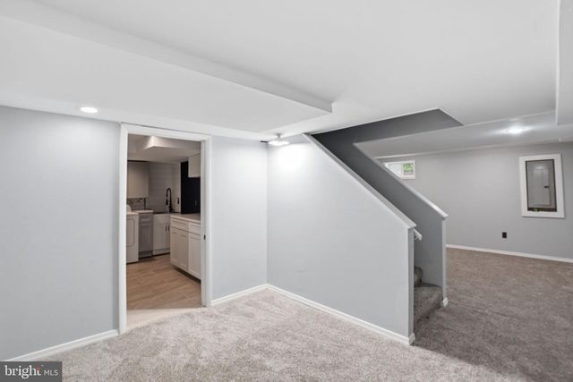3322 HOLLOMAN RD, Falls Church, VA 22042