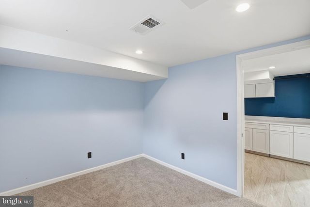 3322 HOLLOMAN RD, Falls Church, VA 22042