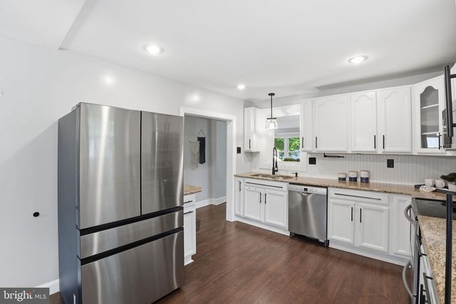 3322 HOLLOMAN RD, Falls Church, VA 22042
