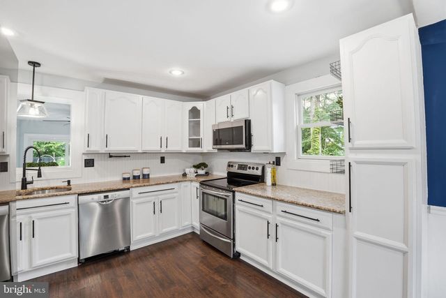 3322 HOLLOMAN RD, Falls Church, VA 22042