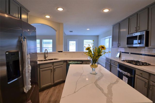 12118 Green Trails Drive, Stafford, TX 77477