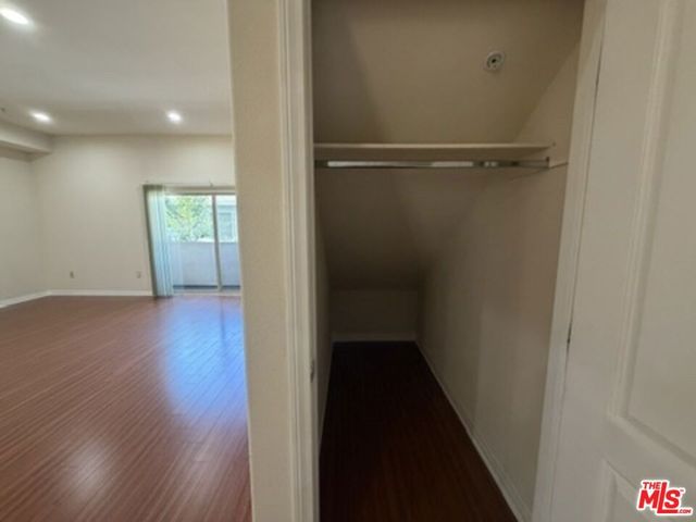 15024 Magnolia Boulevard 102, Los Angeles, CA 91403