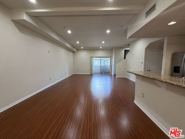 15024 Magnolia Boulevard 102, Los Angeles, CA 91403