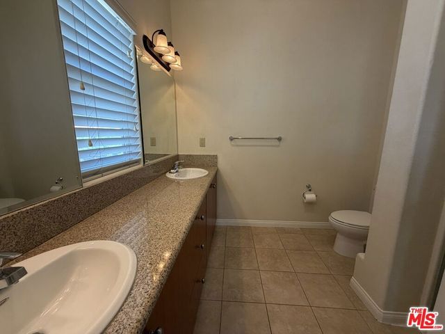 15024 Magnolia Boulevard 102, Los Angeles, CA 91403