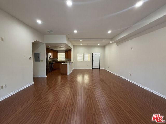 15024 Magnolia Boulevard 102, Los Angeles, CA 91403