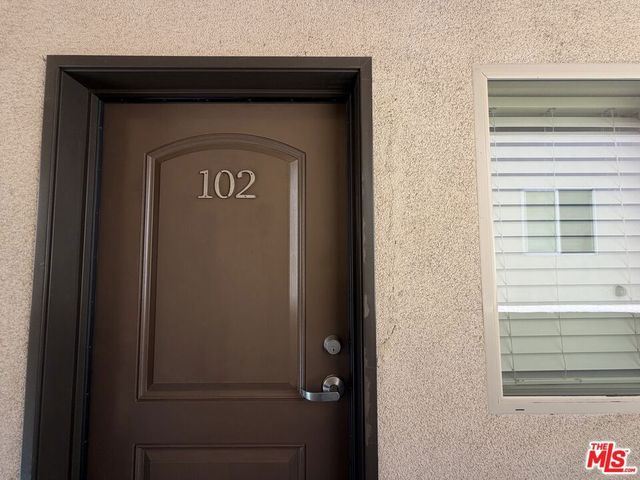15024 Magnolia Boulevard 102, Los Angeles, CA 91403