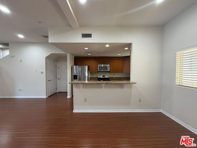 15024 Magnolia Boulevard 102, Los Angeles, CA 91403