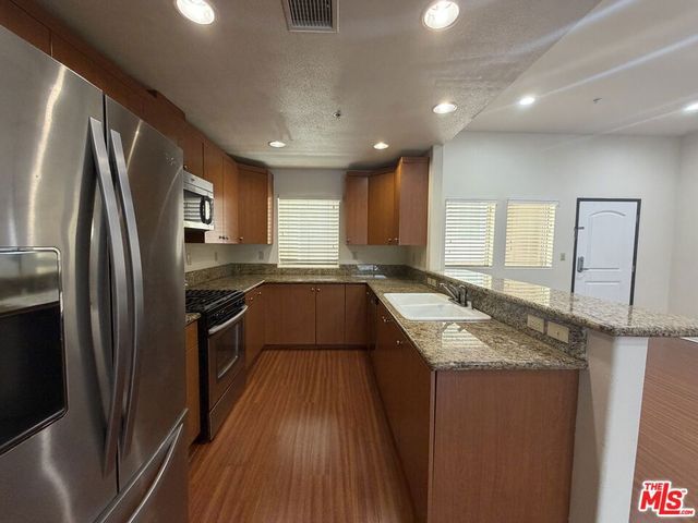 15024 Magnolia Boulevard 102, Los Angeles, CA 91403