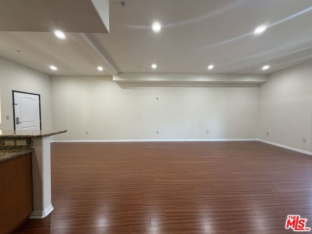 15024 Magnolia Boulevard 102, Los Angeles, CA 91403
