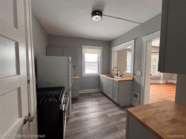 846 E Grand Boulevard, Detroit, MI 48207