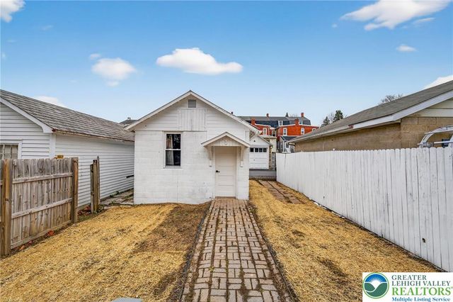 43 Evergreen Street, Nazareth Boro, PA 18064