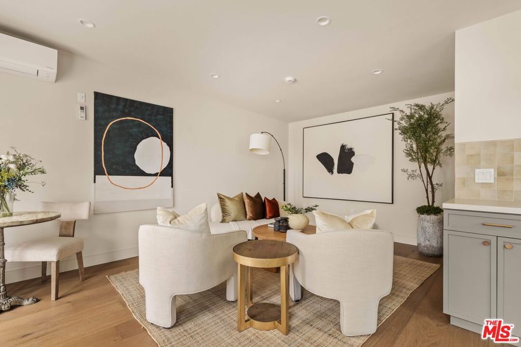 Image 18 of property listing at 6500 W 5th Street, Los Angeles, CA 90048