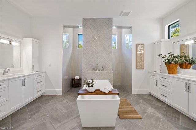 4221 7th AVE NW, Naples, FL 34119