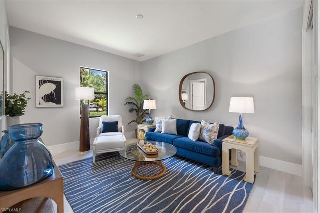 4221 7th AVE NW, Naples, FL 34119