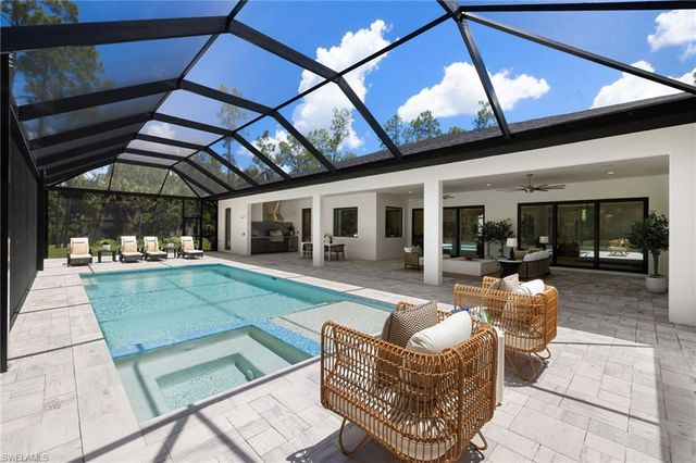 4221 7th AVE NW, Naples, FL 34119
