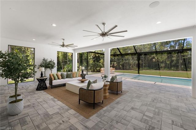 4221 7th AVE NW, Naples, FL 34119