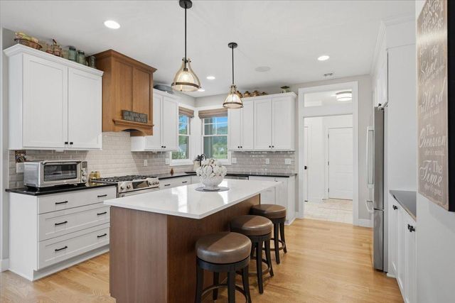 2302 Simply Living Lane, Hudson, WI 54016
