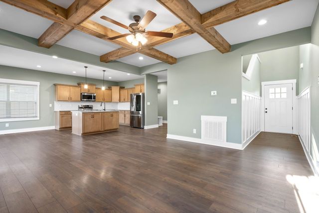 394 Pinkston Ct, Clarksville, TN 37040