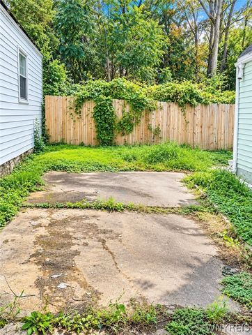 66 Schmarbeck Avenue, Buffalo, NY 14212
