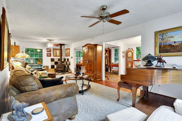 300 Timber Drive, Coldspring, TX 77331