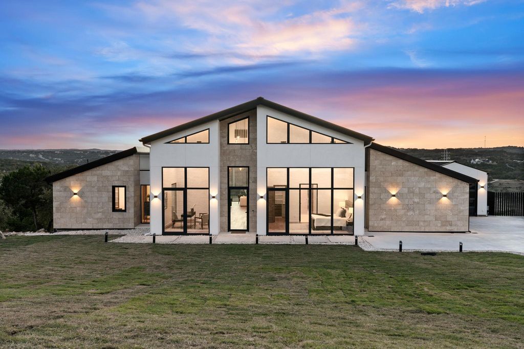 2714 Lakehurst RD, Spicewood, TX 78669