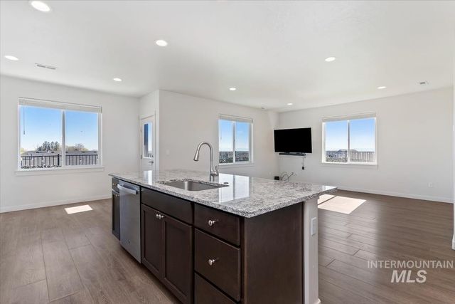 10757 W Thimbleberry Ct, Star, ID 83669