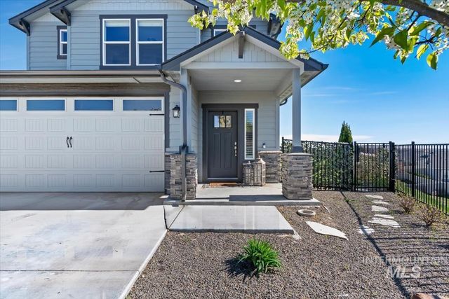 10757 W Thimbleberry Ct, Star, ID 83669