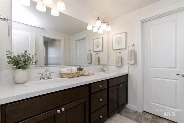 10757 W Thimbleberry Ct, Star, ID 83669