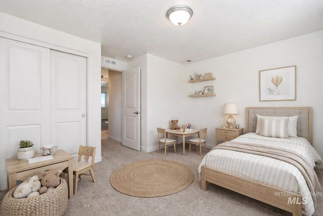 10757 W Thimbleberry Ct, Star, ID 83669