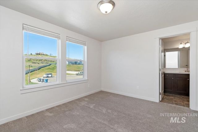 10757 W Thimbleberry Ct, Star, ID 83669