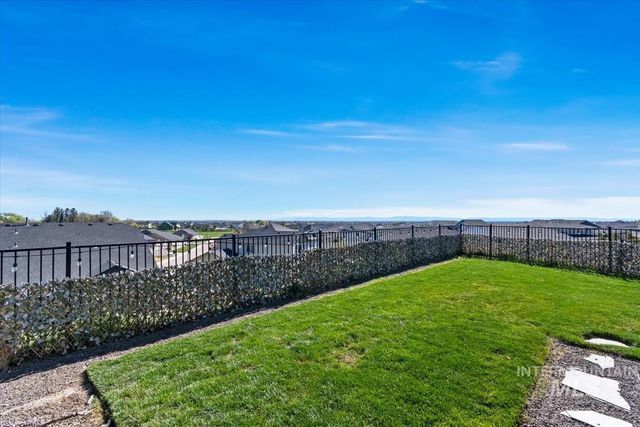 10757 W Thimbleberry Ct, Star, ID 83669