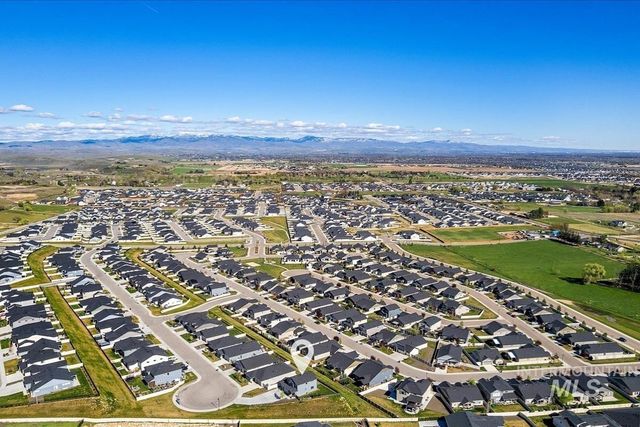 10757 W Thimbleberry Ct, Star, ID 83669