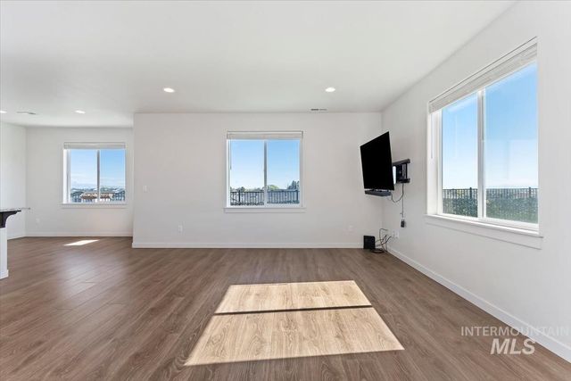 10757 W Thimbleberry Ct, Star, ID 83669