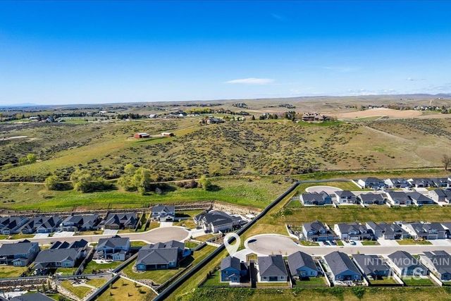 10757 W Thimbleberry Ct, Star, ID 83669