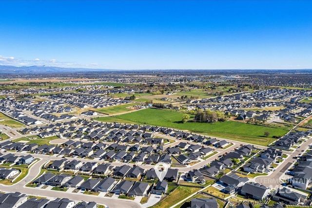 10757 W Thimbleberry Ct, Star, ID 83669