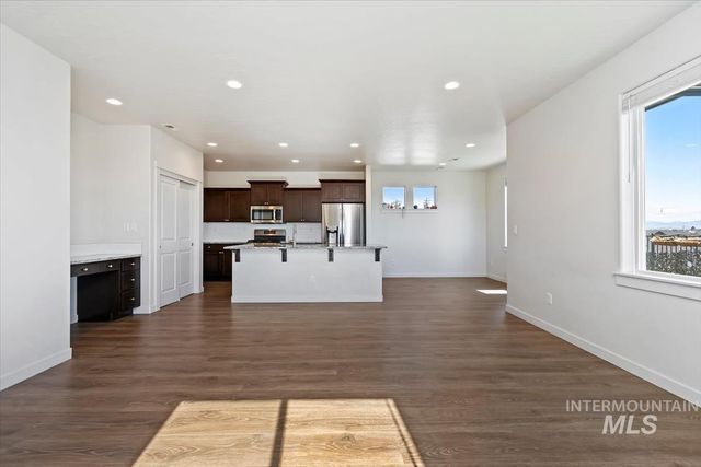 10757 W Thimbleberry Ct, Star, ID 83669