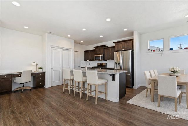 10757 W Thimbleberry Ct, Star, ID 83669