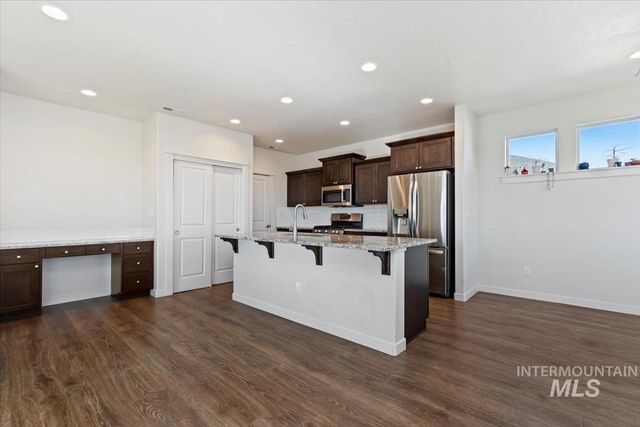 10757 W Thimbleberry Ct, Star, ID 83669